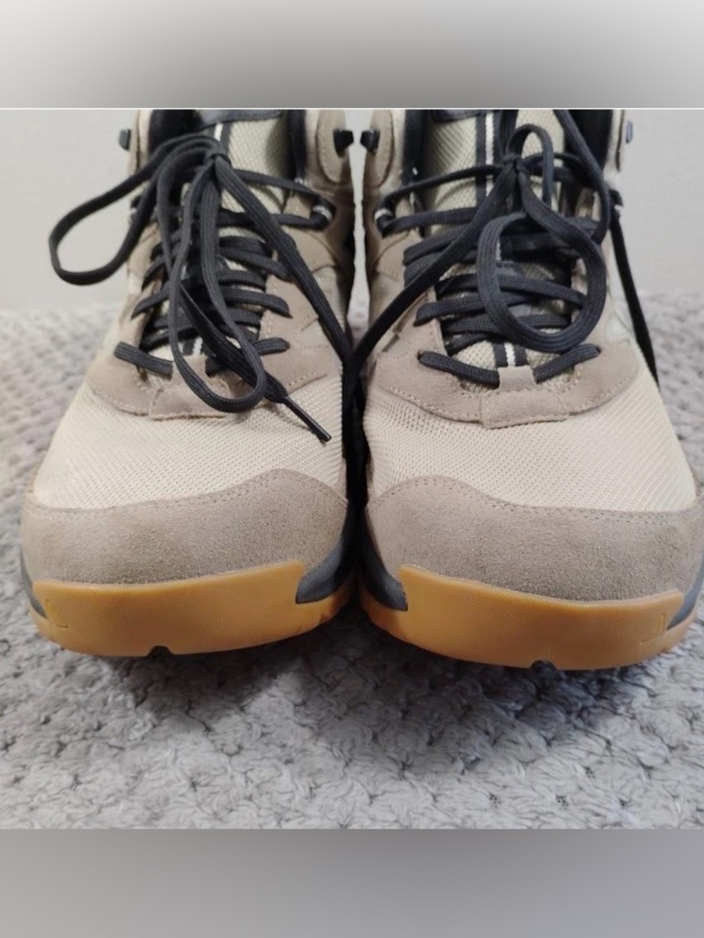 KEEN Men's Beige/Tan Trail Boots with Black Accents Size 13 for man - Picture 5 of 12
